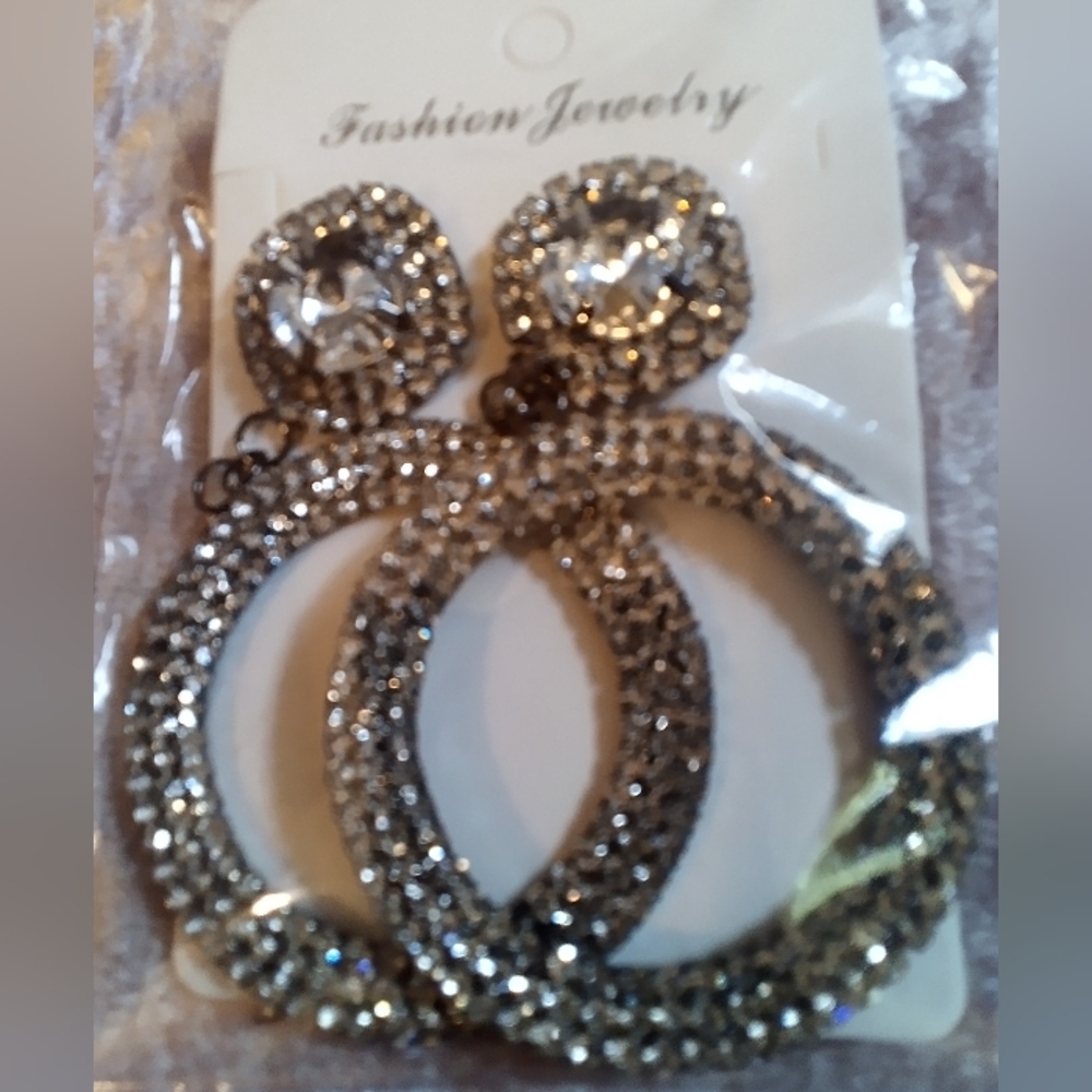 Earrings - Picture 2 of 3